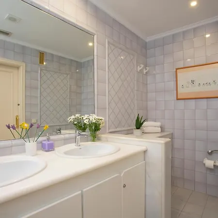 Lejlighed Singularstays Reina Ii *