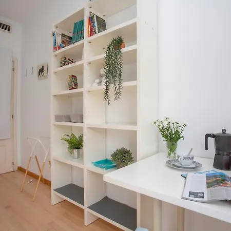 Singularstays Reina Ii Apartment *