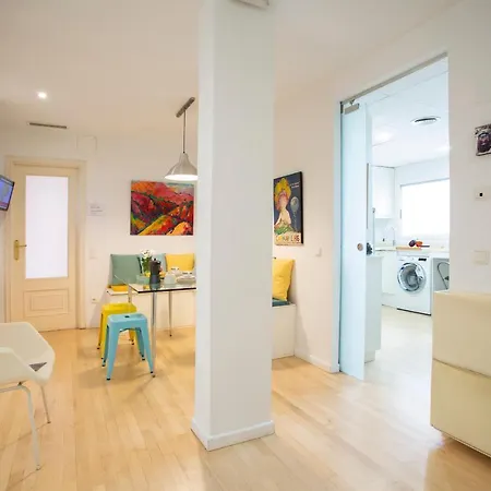 Singularstays Reina Ii شقة