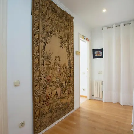 Apartamento Singularstays Reina Ii *